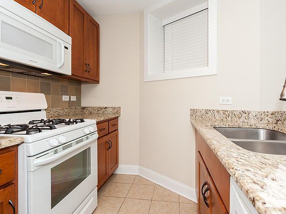 5th image of 3917 N Fremont St #44786