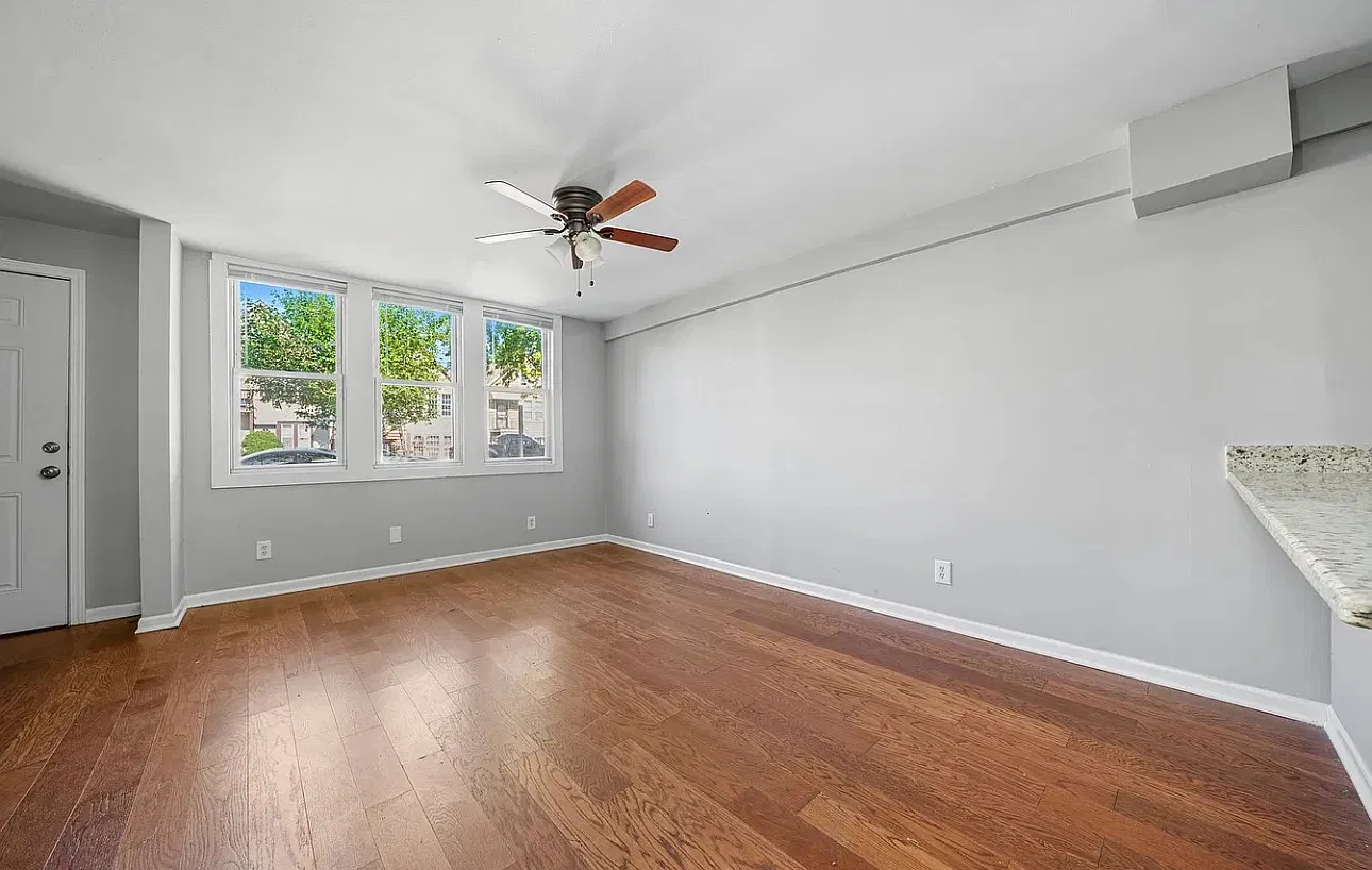 1 bed, 900 sqft, $1,395 — Photo 2