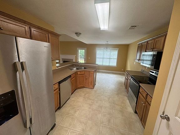 5th image of 429 Jasmine Cir