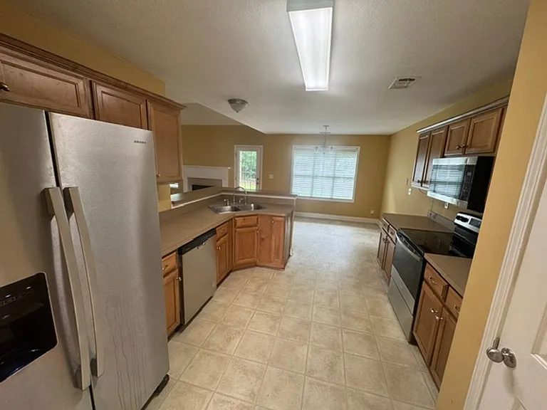 429 Jasmine Cir — Photo 5