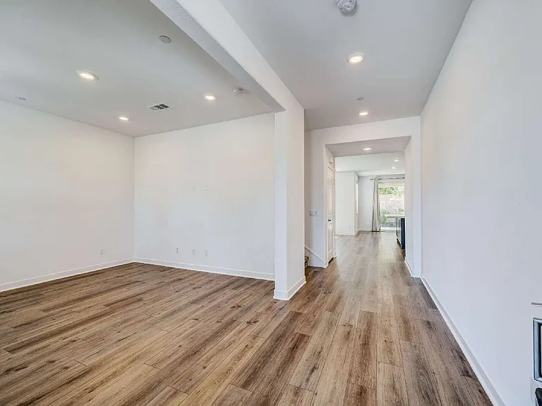 32465 Combine Dr — Photo 5