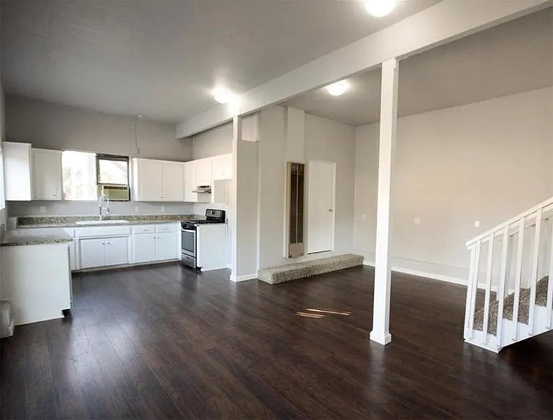 2 bed, 780 sqft, $1,950 — Photo 2