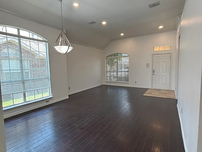 8608 Ironwood Dr — Photo 11