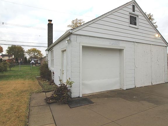 4th image of 27921 Florence St