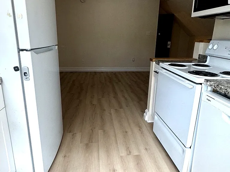118 Mac Farlane Rd #2 — Photo 3