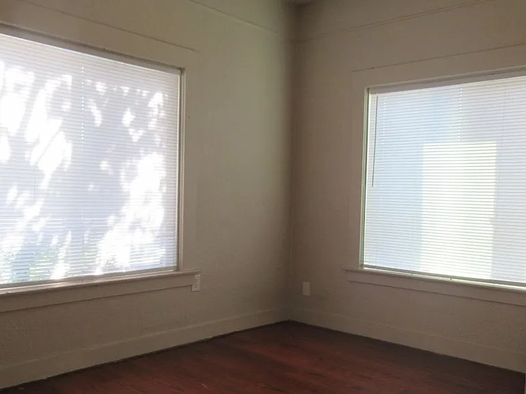 257 S Shasta St — Photo 4