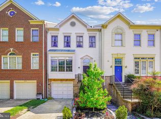 6617 Frost Lake Ln, Alexandria, VA 22315