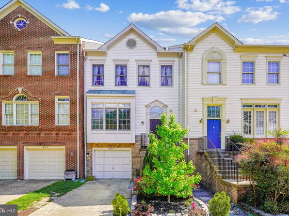 6617 Frost Lake Ln, Alexandria, VA 22315