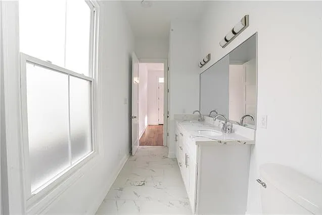 2119 Chippewa St — Photo 21
