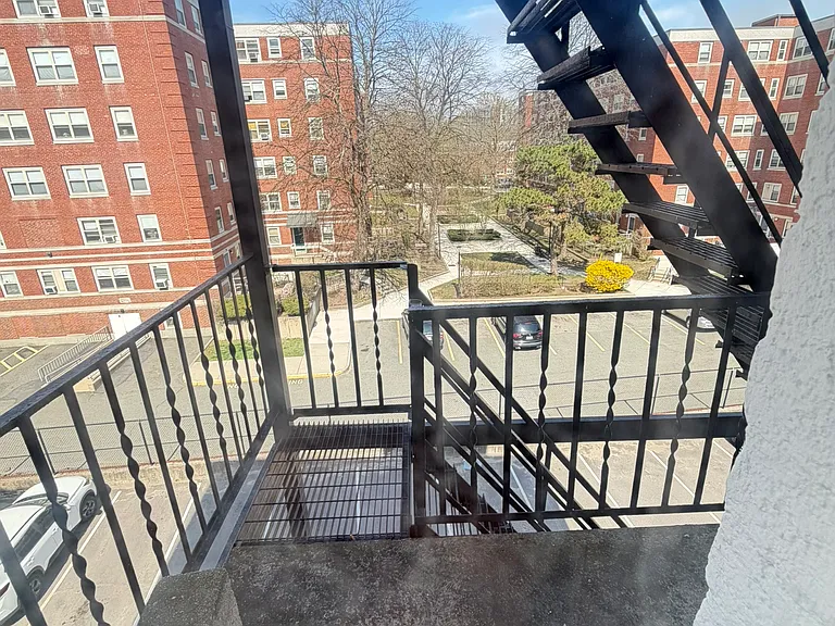 132 Washington St #33 — Photo 5