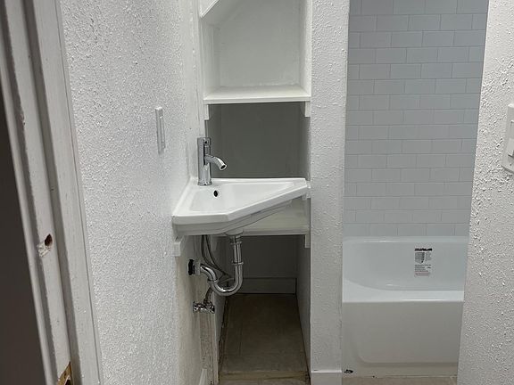 5th image of 1654 Gaylord St APT 6