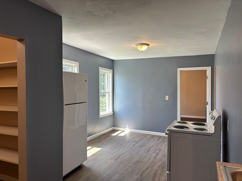 kitchen-eat in area