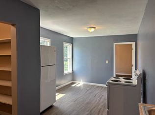 2 Parkin Ave FLOOR 2, Taunton, MA 02780