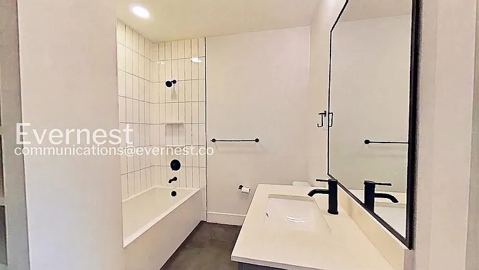 2220 Webberville Rd #205 — Photo 7