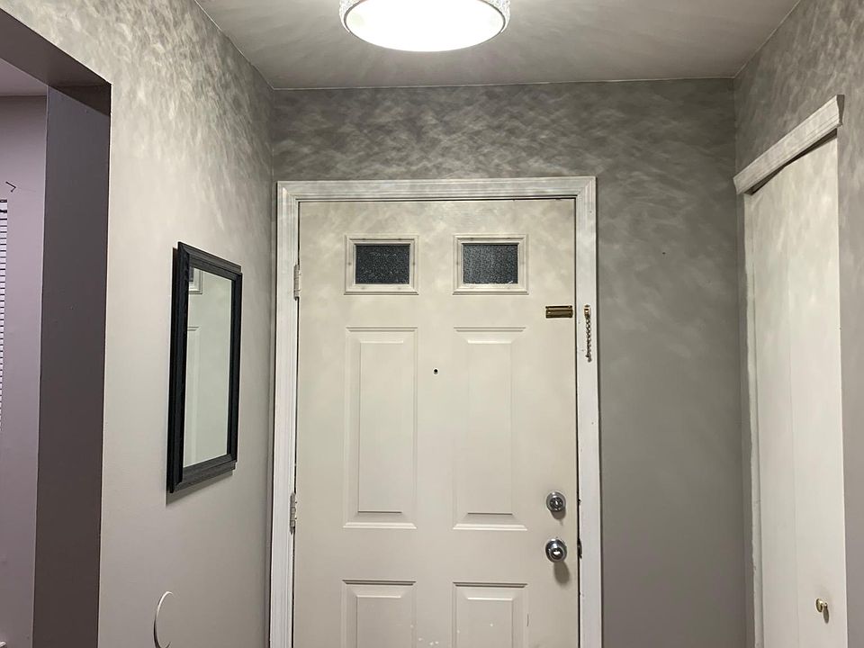 2nd image of 3808A Saxony Dr
