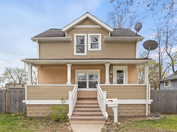 35407 Glover St, Wayne, MI 48184