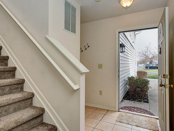 2nd image of 5043 Common Market Pl
