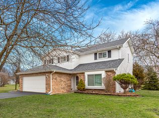 2290 Woodview Ct, Naperville, IL 60565