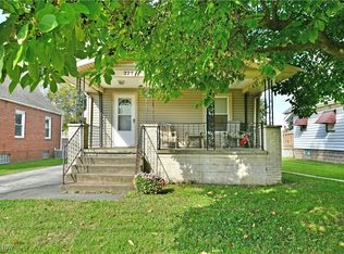 227 Maplewood Ave, Struthers, OH 44471