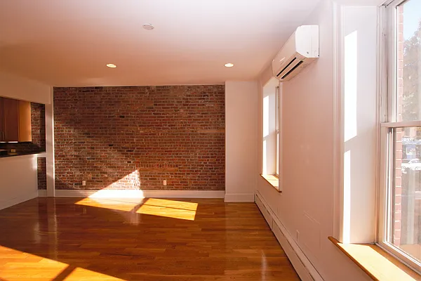 Rented by R New York | media 2