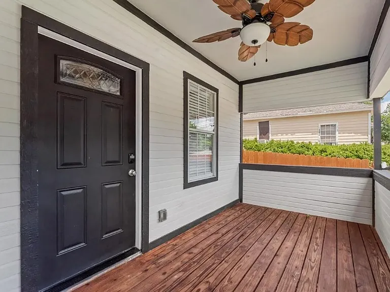 447 W Clarendon Dr — Photo 3