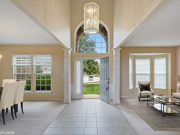 3rd image of 1575 Rivercrest Ct