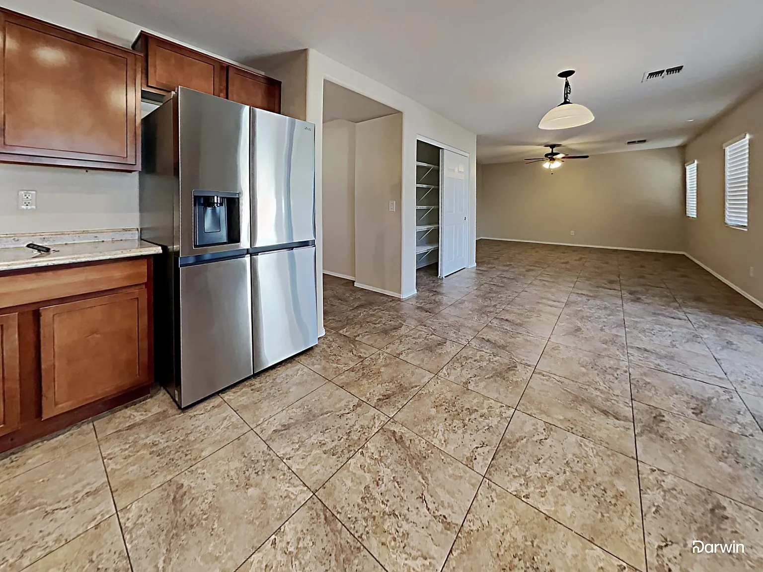 5 bed, 3.0 bath, 2425 sqft, $2,310 — Photo 2