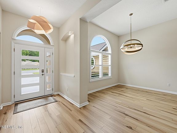 3rd image of 514 OAKMONT Drive