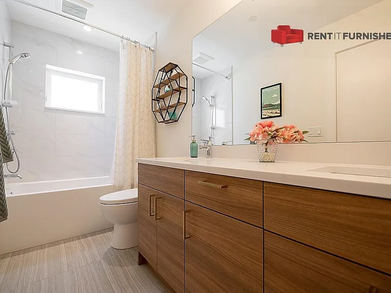 3143 E 8th Ave — Photo 14