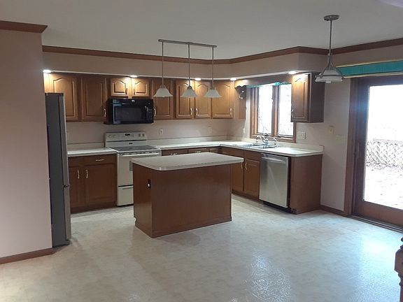 4th image of 52396 Liberty Mills Ct