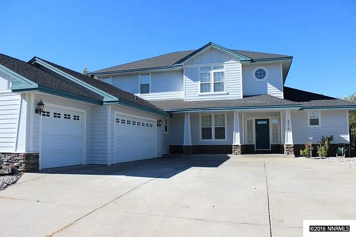 1724 Pinoak Ln photo 1