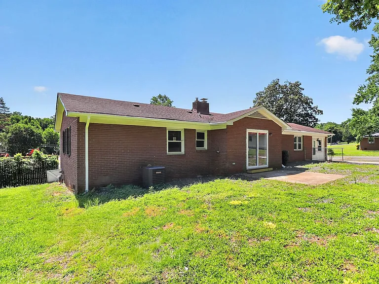 6901 Ridge Lane Rd — Photo 39