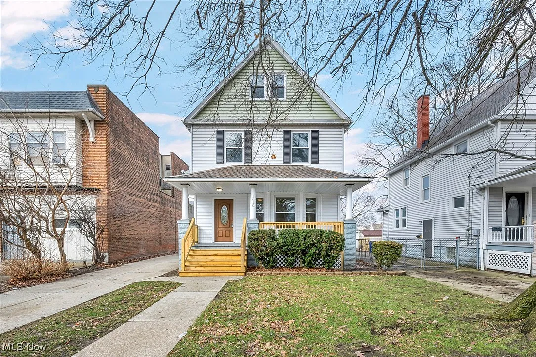 1610 Spring Rd photo 1