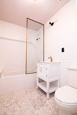 Rented by Nooklyn NYC LLC | media 87