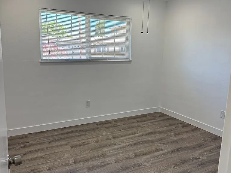 48 Lester Avenue — Photo 6