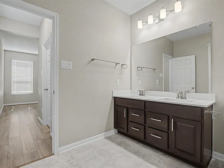 7219 Escondido Dr — Photo 15