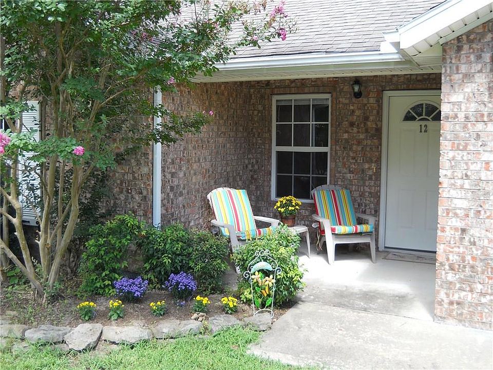 1st image of 12 Leland Ln