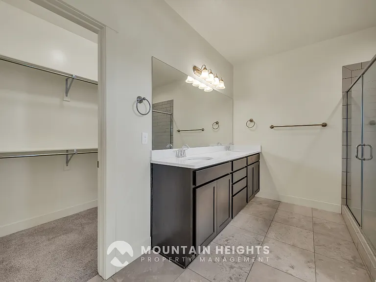 607 E Sawback Ln — Photo 20