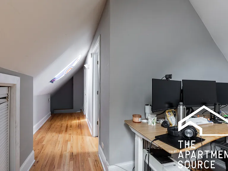 1314 W Roscoe St #2 — Photo 11