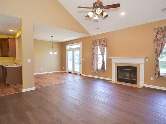 4th image of 1678 Whisler Dr