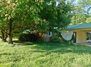66 Grassy Creek Rd, Grassy Creek, KY 41352