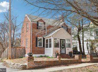 3800 35th St, Mount Rainier, MD 20712