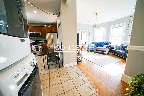 122 Calumet St Photo 1