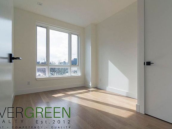 4th image of 558 Kingston Ave #3A