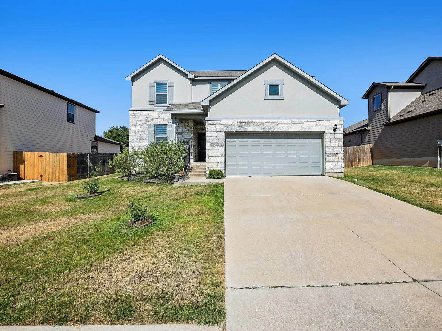 4 bed, 3.0 bath, 2320 sqft, $2,250 — Photo 2