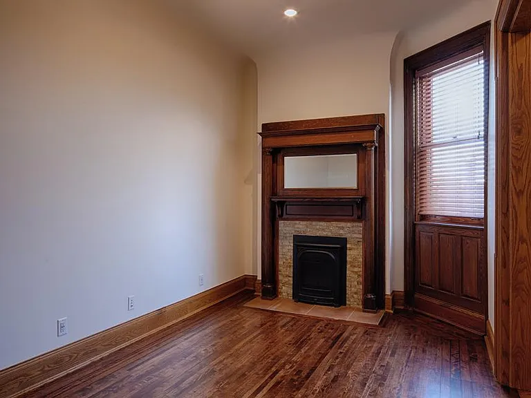 1605 Hennepin Ave #24 — Photo 2