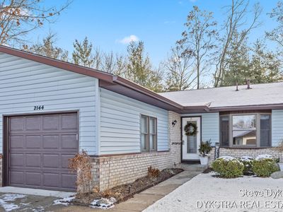 2144 Terrace Van Dr NE, Grand Rapids, MI, 49505