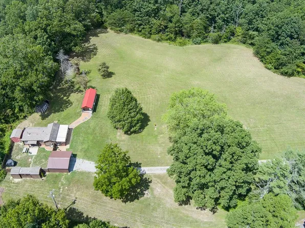 8299 Hebbertsburg Rd, Crab Orchard, TN 37723