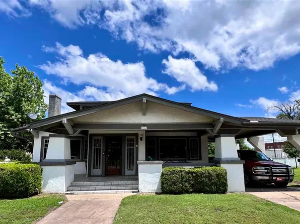 316 S 1st St, Blackwell, OK 74631