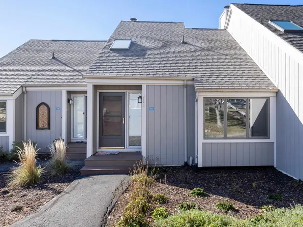 111 Plum Cove Dr, Galena, IL 61036